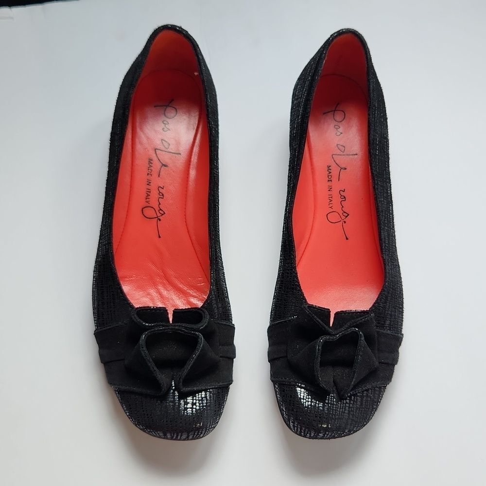 Pas de rouge black shoes